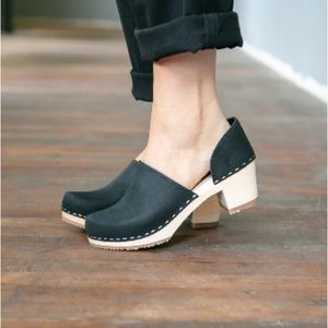 Sandgrens Brett Clogs in Black